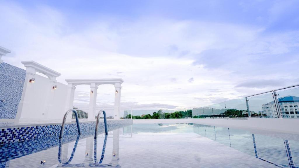 B2 Phuket Premier Hotel Patong Dış mekan fotoğraf